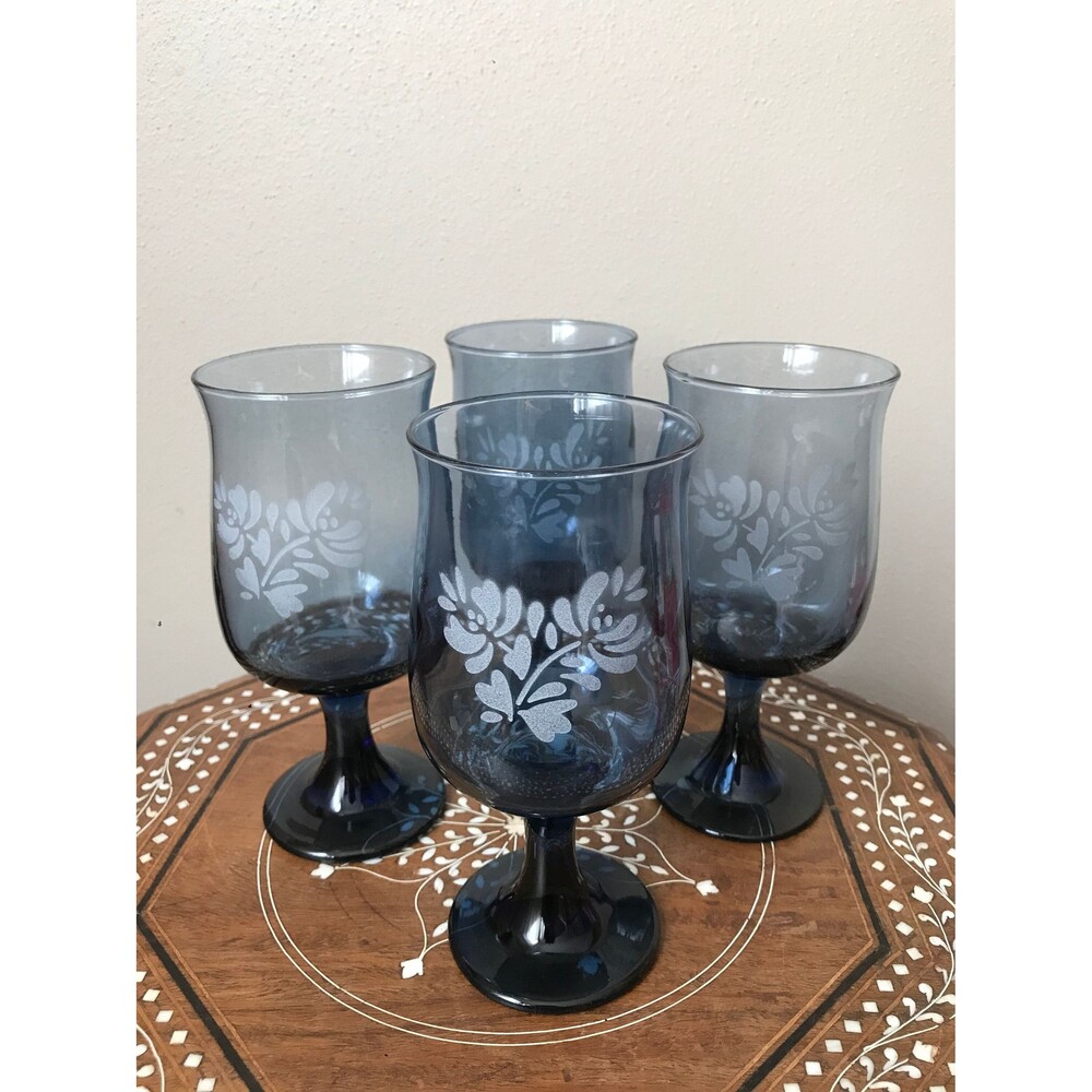 Vintage Pfaltzgraff Yorktown Set of 4 Blue Etched Wine Water Glasses Goblets